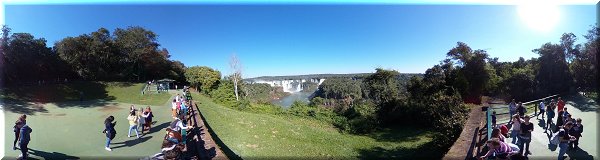 Point de vue sur les chutes côté argentin.